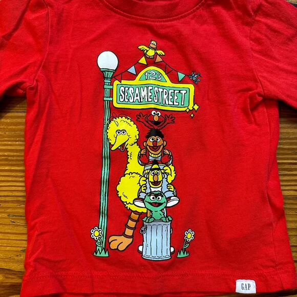 Gap red long sleeve Seseme Street graphic shirt SIZE 12-18M - Picture 2 of 4